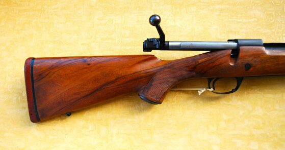 KIMBER .375 HOLLAND AND HOLLAND BOLT ACTION RIFLE. - Image 3