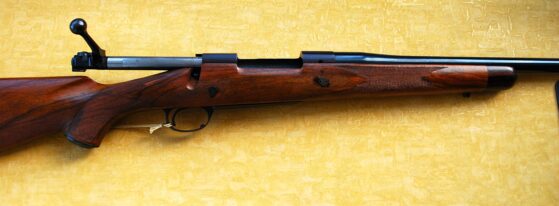 KIMBER .375 HOLLAND AND HOLLAND BOLT ACTION RIFLE. - Image 4