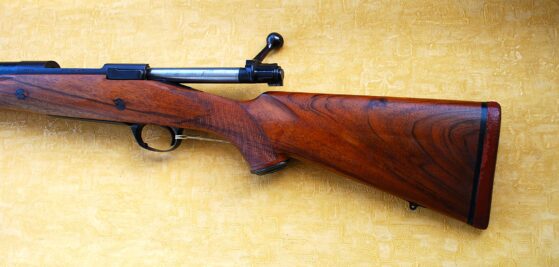 KIMBER .375 HOLLAND AND HOLLAND BOLT ACTION RIFLE. - Image 8