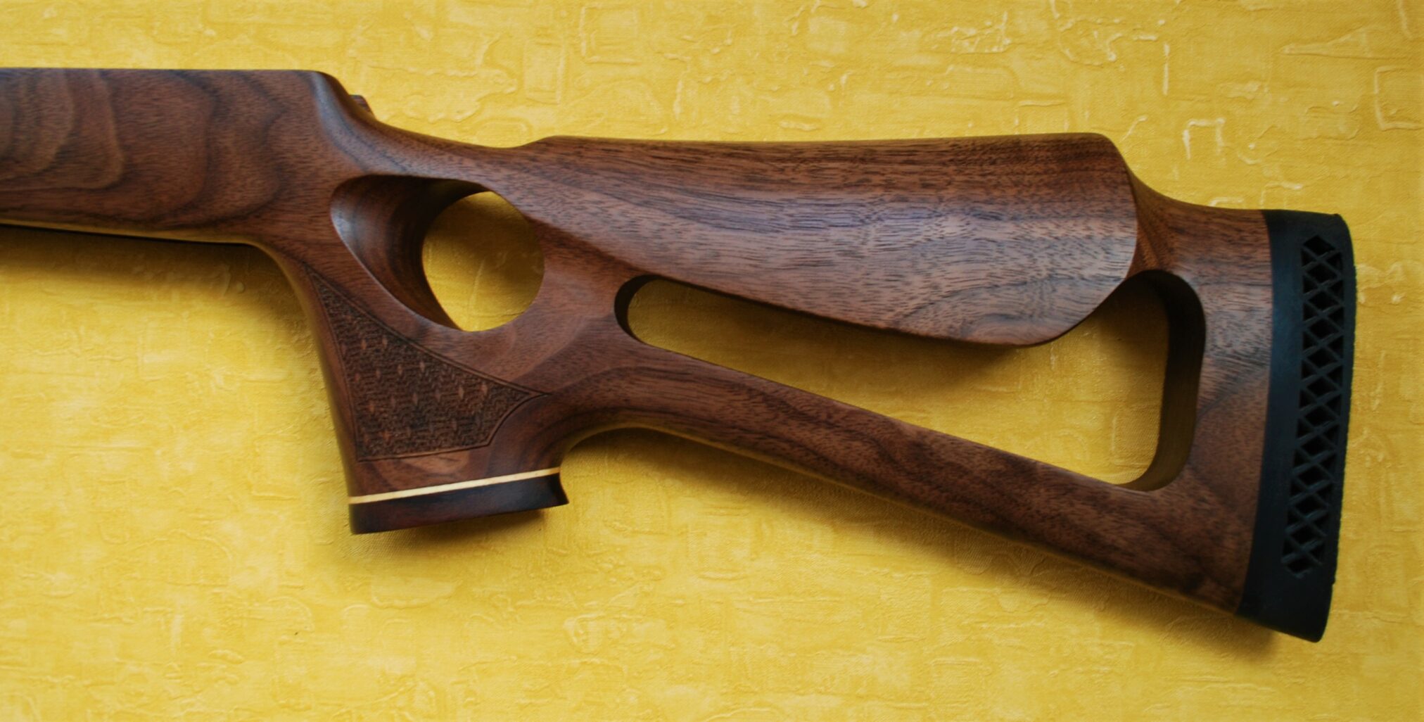 ANSCHUTZ 14161417 RIGHT HANDED THUMBHOLE DELUXE RIFLE STOCK. Emma