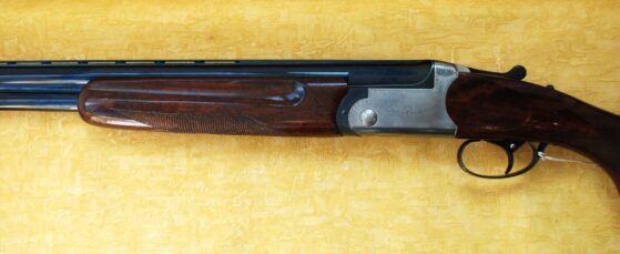 AYA 12G OVER AND UNDER YEOMAN SHOTGUN.  - Image 4